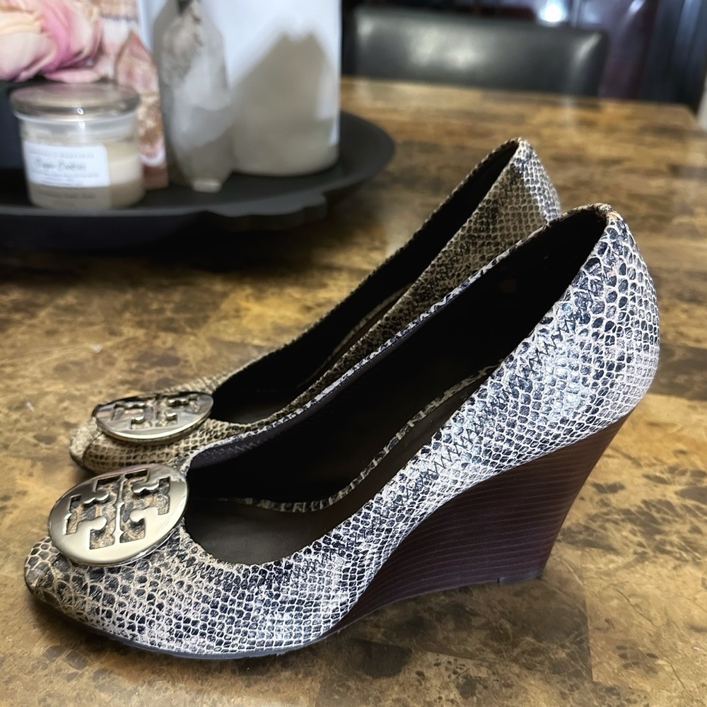 TORY BURCH JULIANNE STYLE - Size 9 1/2